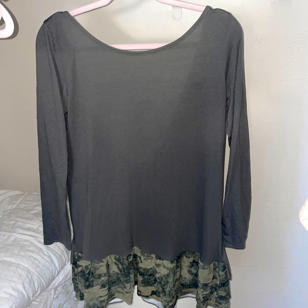 Dress with an open back